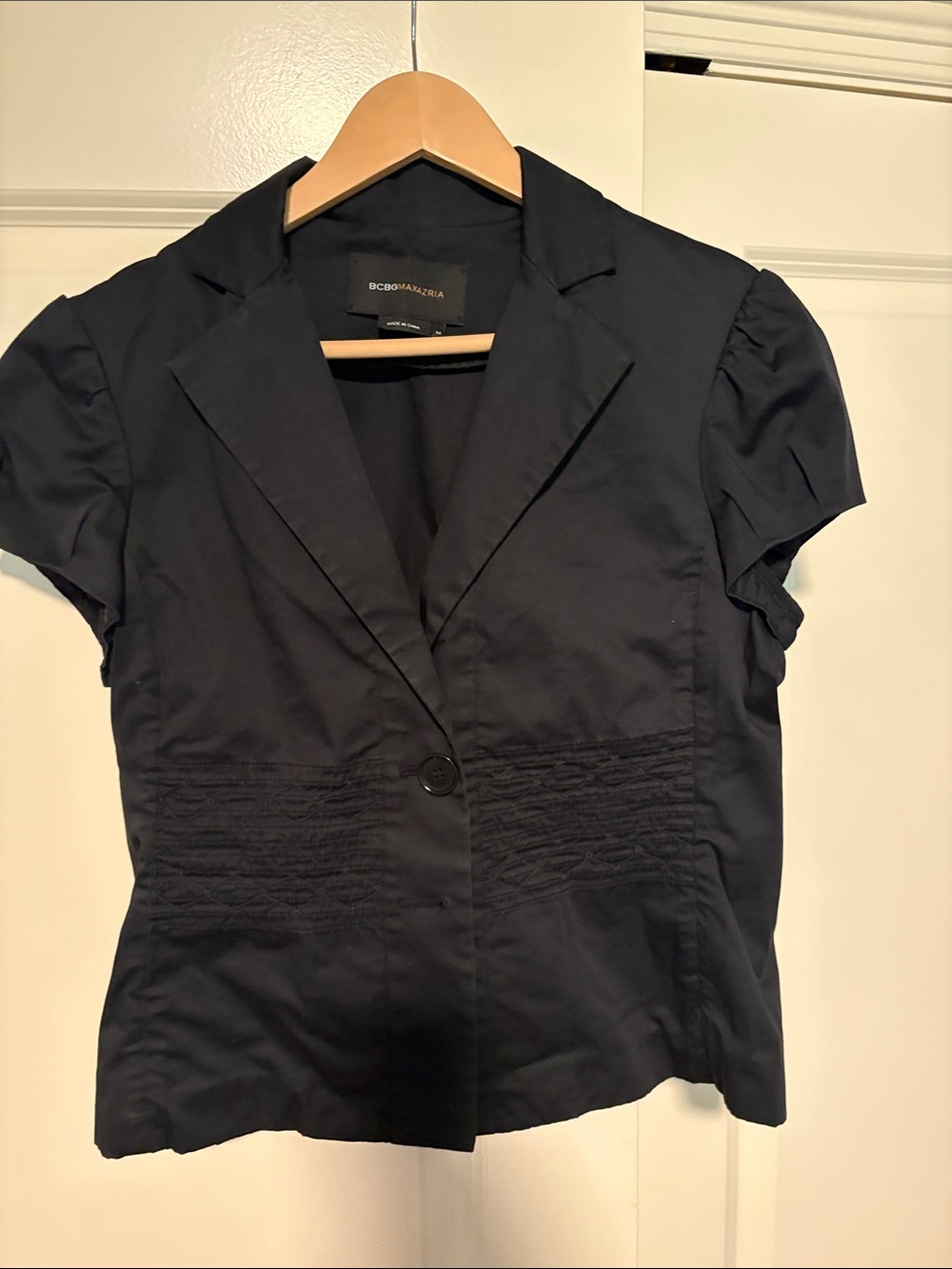 BCBGMaxAzria Black Short Sleeve Blazer Top